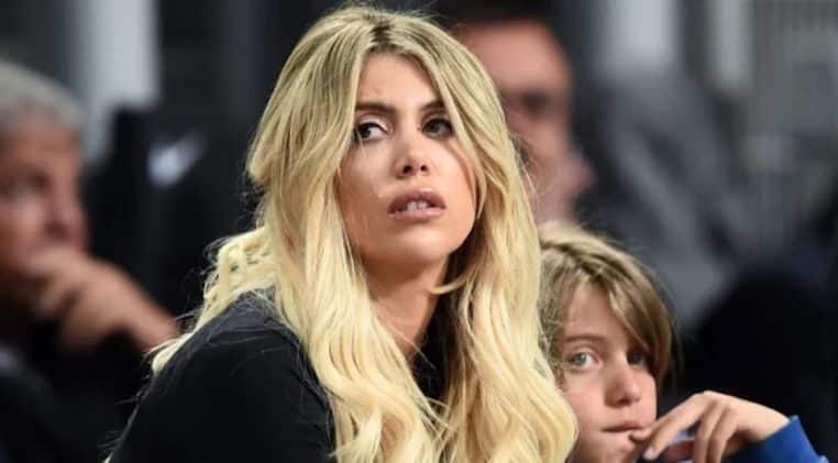 wanda nara photo laisse peu place doute insta - copie