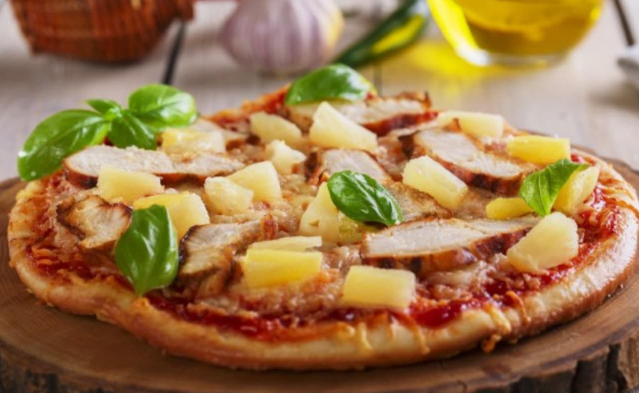 Pizza à l'ananas