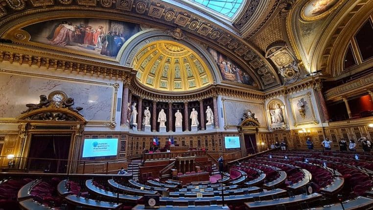 Gérard Larcher s'explique sur le fauteuil à 40.000 euros au Sénat