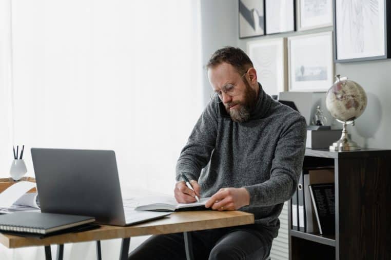 Sept heures de travail supplémentaires pour les salariés