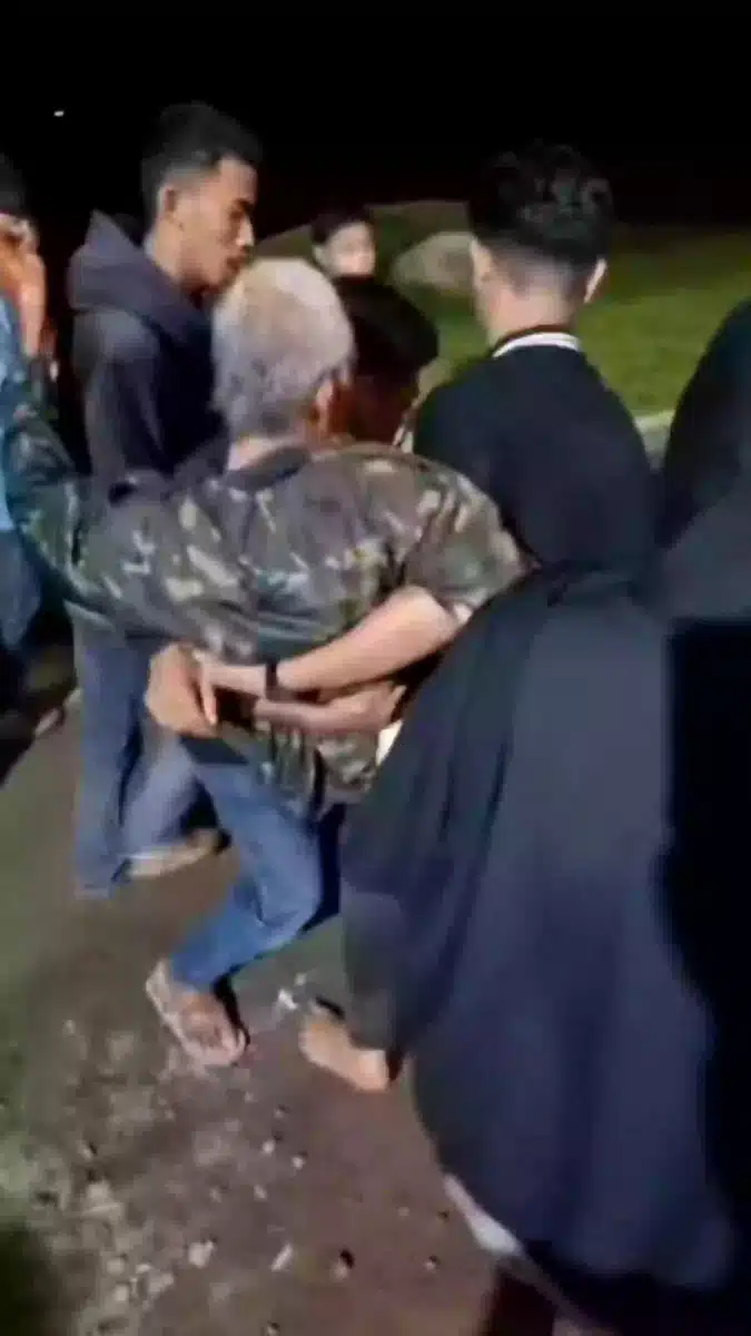 Crocodile attaque grand-pere