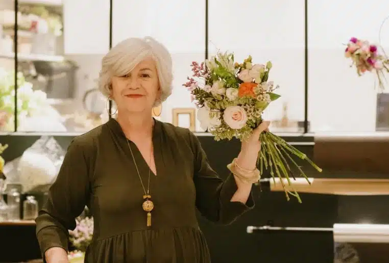 Fleuriste propose des bouquet en forme de Phallus