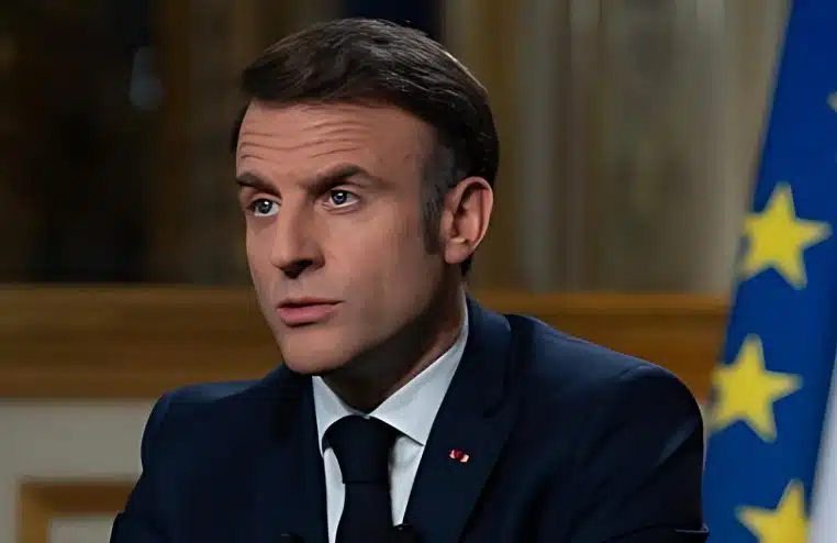 Emmanuel Macron sur le point d'annoncer un référendum