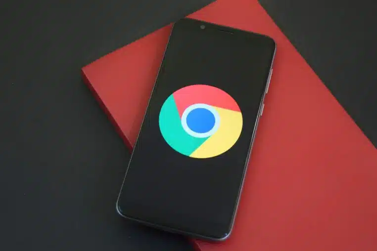 Google a discrètement installé une application qui "espionne" toutes les photos de votre téléphone Android