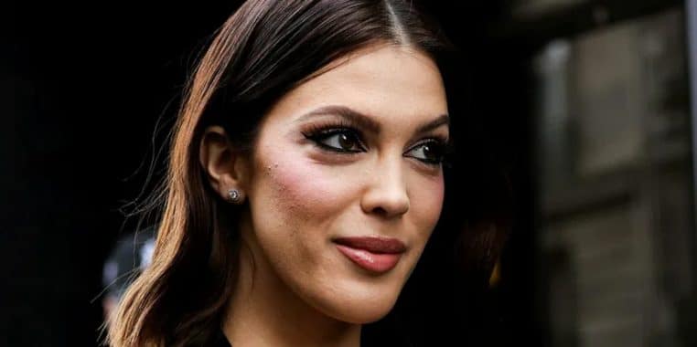 iris mittenaere photo lingerie dentellee - copie