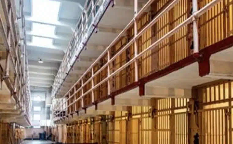 prison Darmanin tablettes