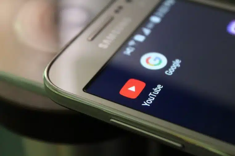 Google a discrètement installé une application qui "espionne" toutes les photos de votre téléphone Android