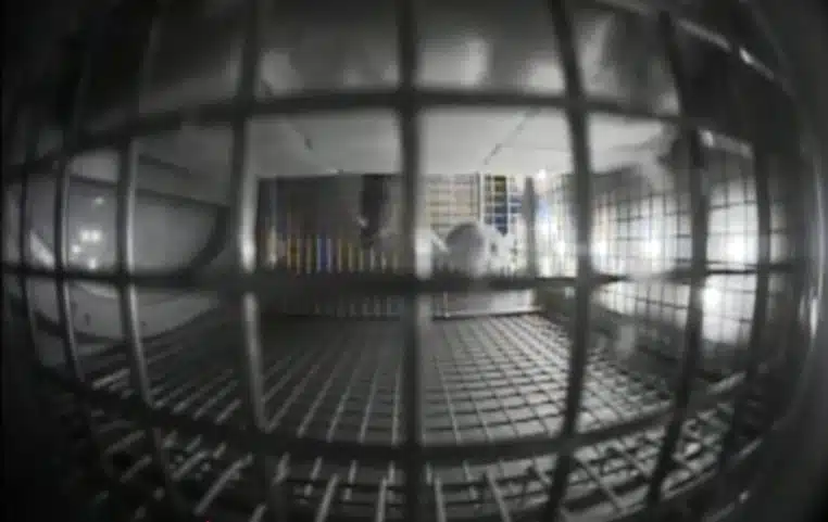 Souris espace cage