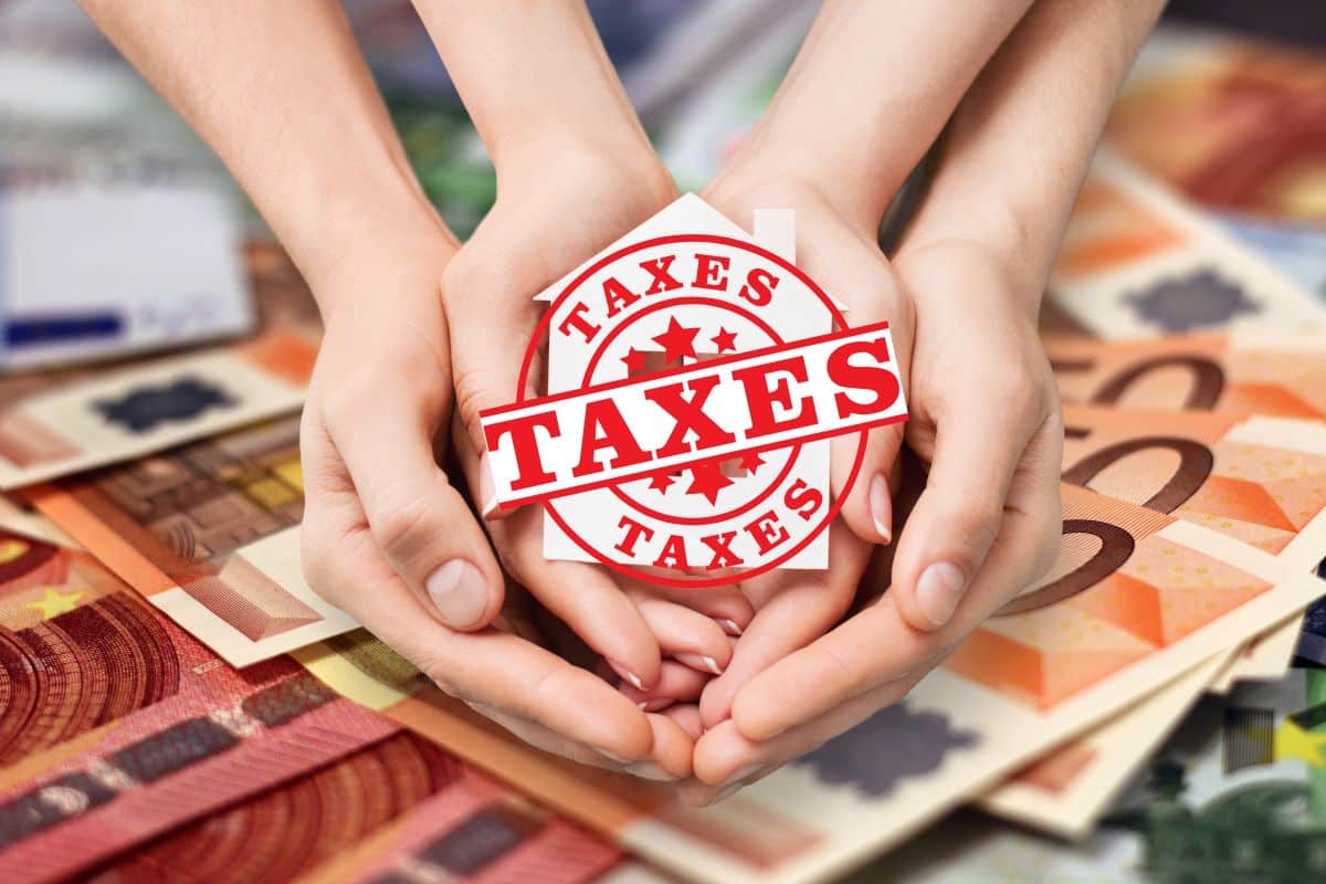 impots maison taxes @canva
