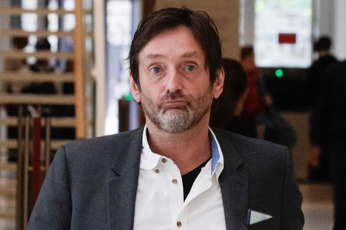 pierre palmade seul ami tourne dos